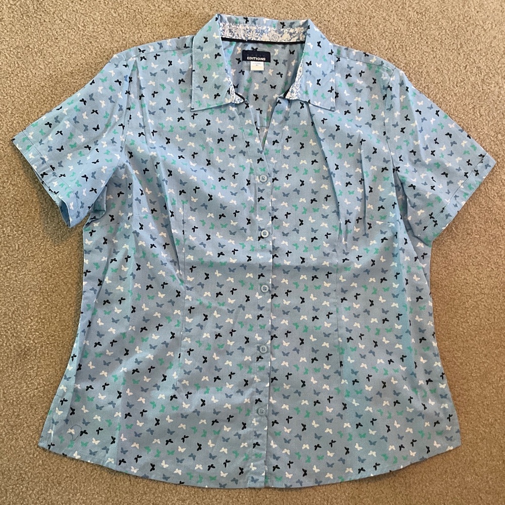 size XL, bust up to 44β inches, new condition, butterfly π¦ button down - Picture 14 of 14